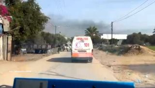 |‏🚨في مهمة صعبة، تمكنت طواقم إسعاف الهلال الأحمر الفلسطيني 🚑اليوم من انتشال شهيد والتعامل ميدانيا مع...