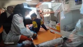 |English follows:
‏🚨طواقم الهلال الأحمر الفلسطيني تنقل عشر اصابات جراء استهداف الاحتلال لمنزل في الحي الياباني في...