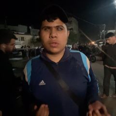 |A young man from the Gaza Strip walks around the streets and prays for the people of Gaza and the resistance, with his sweet voice, they accept

شاب من قطاع غزة يتجول...