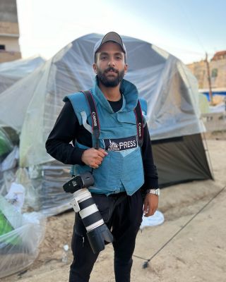 |We continue to cover for the 70th day of the war on the Gaza Strip, and we are still documenting the crimes of the brutal occupation against the Palestinians.💔🇵🇸✌🏻
مستمرين...