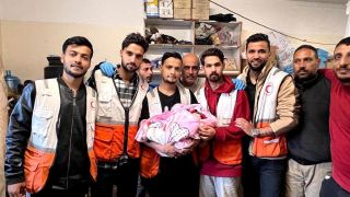 |English follows:
‏يواصل ابطال الهلال الأحمر الفلسطيني عملهم في النقطة الطبية التابعة للجمعية في...