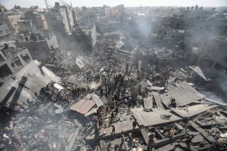 Palestinians inspect the rubble of destroyed buildings following Israeli airstrikes on town of Khan Younis, southern Gaza Strip, Thursday, Oct. 26, 2023.
Photo Mohammed Dahman
#gaza #destruction...
