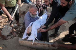 Mourners bury the body of a palestinian child killed by Israeli airstrike in Khan Yunis, southern Gaza Strip, October, 2023.
Photo by Mohammad Dahman
#girl #gazaunderattack #gaza #palestine...