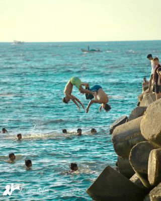 |في بلادي يجتمع الحب والحرب 💙
شباب من غزة يمارسون مغامرة الغطس 🏊🤿
#تصوير #تصويري📷 #أكسبلور #اكسبلور_فولو...