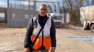 |يواصل الهلال الأحمر الفلسطيني استلام المساعدات الإنسانية من الأشقاء في الهلال الأحمر المصري عبر معبر...