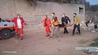 |🚨The PRCS EMS team transported injuries from central ⁦‪#Gaza‬⁩ yesterday due to IOF shelling . 
‏طواقم اسعاف الهلال الأحمر الفلسطيني تنقل عدد من...