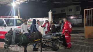 |‎Injured Palestinian arrives yesterday by himself on a donkey; surprisingly, at PRCS’ Emergency Medical Services Center 🚑in Dir Alb-Balah, south of the ⁦‪#Gaza‬⁩ Strip. He could not...