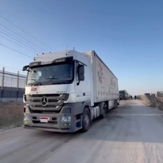 |‏📍استلمت طواقم الهلال الأحمر الفلسطيني اليوم 100 شاحنة 🚛 من الهلال الأحمر المصري عبر معبر رفح، محملة...