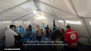 |‏🚑 جانب من عمل طواقم الجمعية في النقطة الطبية في جباليا، والتي تم انشاءها لاستقبال الجرحى والمصابين،...