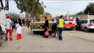 |The Palestine Red Crescent successfully delivered humanitarian aid today to the city of #Gaza and the northern governorate of #Gaza in the largest convoy since the start of the continuous aggression...