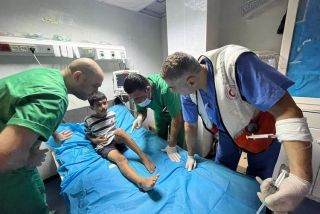 |🚨Power outage at PRCS Al-Amal Hospital in Khan Younis puts 90 patients at risk, including 25 in critical condition. With the sole generator down, urgent action is needed to save lives. 9,000...