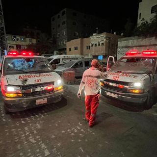 |🚑⚠️Two ambulances affiliated with the PRCS went out of service due to the targeting by the occupation forces around Al-Awda Hospital in northern Gaza.

خروج سيارتي اسعاف...