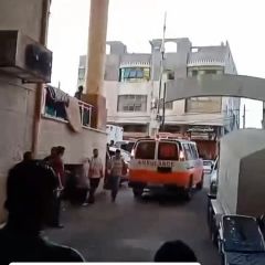 |ðŸš¨The continuous and violent bombardment in the vicinity of Al-Quds Hospital in #Gaza today.

##gazabombings 
#notatargetâŒ|