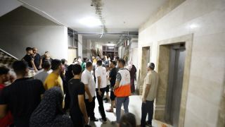 |🚨إصابات وأضرار في قصف إسرائيلي استهدف محيط مقر جمعية الهلال الأحمر الفلسطيني ومستشفى الأمل في #خانيونس،...