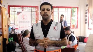 |📍غرفة عملياتنا المركزية تعمل في ظروف صعبة في ظل انقطاع الكهرباء والاتصالات بسبب العدوان الإسرائيلي...