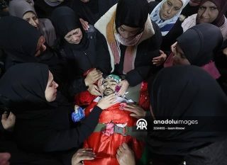 |#صور وداع وتشييع الشهييد اسيد طارق الريماوي (١٧ عاما) في بلدة بيت ريما شمال غرب رام الله.
تصوير: عصام الريماوي...