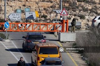 |#صور جيش الاحتلال  لا زال يغلق مداخل رام الله/جسر عطارة ،في اعقاب عملية اطلاق النار التي وقعت صباح اليوم قرب...
