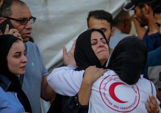 Sorrow and pain for the lost of their families in Gaza #palestine #epaimages #gaza #gazawar