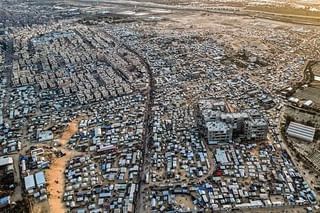 |صور جوية لمخيمات النازحين في #رفح جنوب قطاع #غزة قرب الحدود مع #مصر. Aerial photos of displacement camps in #Rafah, south of the #Gaza Strip, near...