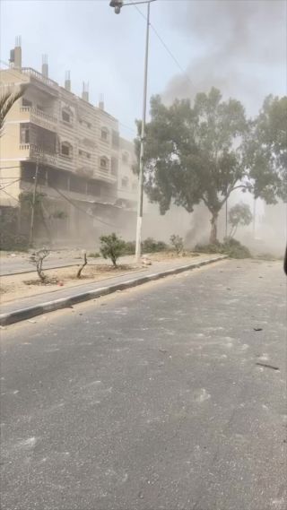 |الحمد الله ربنا لطّف وقدر تم نجاتي اثر استهداف بجانبي واستشهاد من هم  #gaza_strip #فلسطيني حولي…فظاعة المشهد وهول...