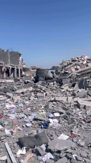 |مدينة الزهراء مدمرة تماما 💔💔💔

#gaza #تصوير 
#غزة #فيديو #صحافة #الجزيرة 
#غزة_تحت_القصف 
#cinema #cubcat #reels 
#reflexiones...
