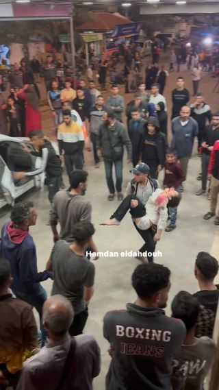 |وصول عدد من الاصابات والشهداء الي مستشفى ناصر بخانيونس بعد عدد من الاستهدافات شرق خانيونس والقرارة A number of...