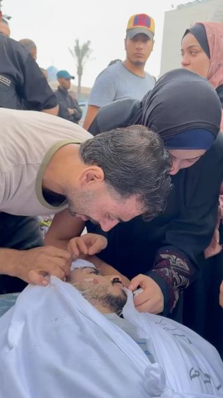 |أخي والله كنت حنون عليا يخو …
#غزة #فلسطين #غزة_تحت_القصف #الجزيرة 
#gaza #gazaunderattack #palestina #freepalestine|