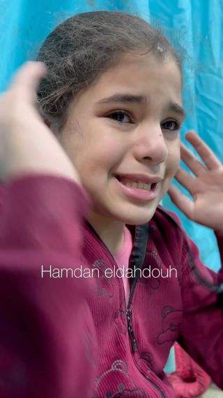 |نجاة طفلة من قصف اسرائيلي على منزل نزحوا اليه في مدينة خانيونس وإصابة جميع افراد عائلتها A child survived an Israeli bombing...