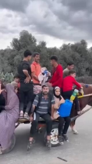 |🔴 وفاة طفل مريض خلال الطريق، أثناء نزوح عائلته من غزة إلى الجنوب 💔
#حسبي_الله_ونعم_الوكيل|