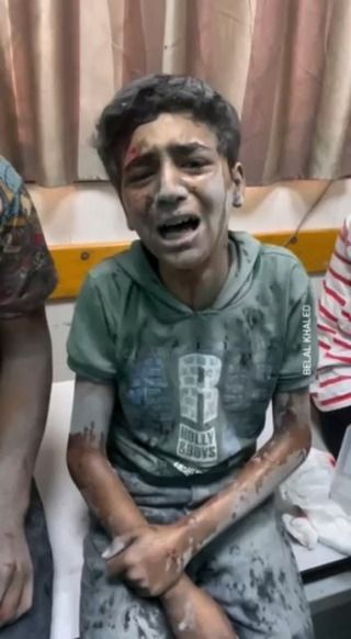 |#Video |  A child is saddened by the death of one of his parents after the occupation bombed their home in Gaza. 😔💔
#free_palestine🇵🇸 #gaza_today #gaza_city #يا_الله💔😔|