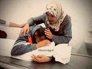 |حسرة وألم على إبنه الوحيد..
#غزة #فلسطين #غزة_تحت_القصف 
#gaza #gazaunderattack #gazapalestine #freepalestine|
