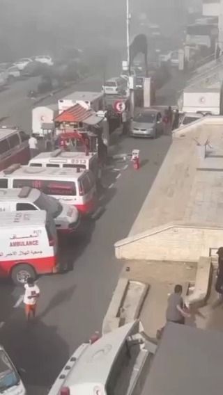 |📽️💔
 مThe occupation bombs the vicinity of Al-Quds Hospital
#فلسطين💔‼️ #غزة_تستغيث #free_palestine🇵🇸 #gaza_today|