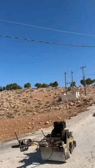 |آلاف الأردنيين يتوجهون نحو الحدود مع فلسطين المحتلة.
#غزة_تحت_القصف #فلسطين #الاردن|