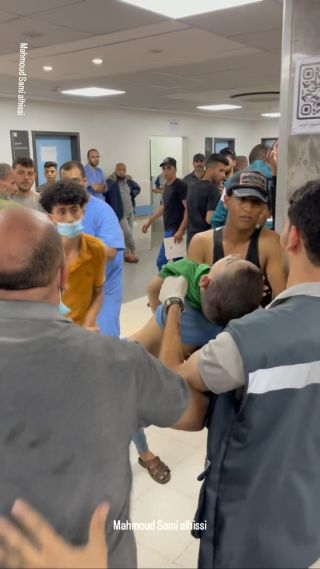 |من مجزرة الشجاعية 💔 
قوات الاحتل١ل تستهدف حي الشجاعية بالعديد من المناطق بحزام ناري قوي وسقوط عشرات الش&دا...