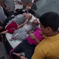 |هذه الملائكة النائمة 💔..
التي قضت ليلة أمس بفعل الغارات على بيوت المدنيين الآمنين في مخيم النصيرات وسط قطاع...
