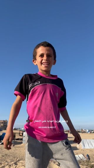 ونستمر في تقديم الهدايا وجبر خواطر الاطفال ❤️
أجمل هدية ممكن تقدمها لطفل في هيك وقت .. هي مبلغ مالي يشتري فيه...