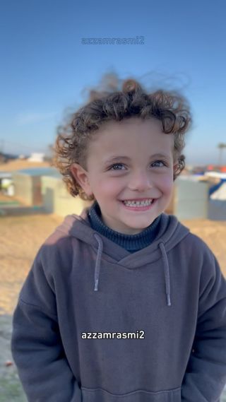 أحلام أطفال غزة صارت عبارة عن خيمة ..💔🇵🇸
علاء طفل نازح لمخيمات جنوب القطاع ، تعرفت عليه وسألته شو نفسك يا...