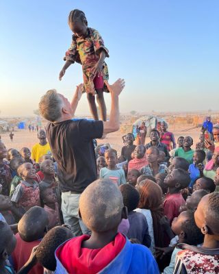 Let kids be kids.
End the war in #darfur & #sudan