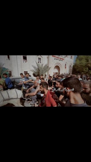 هكذا ينقل الشهداء في الصباح من الأماكن التي يصعب وصول الطواقم الطبية إليها 🥹

.

.

.#explore #trending #gazaunderattack #gaza...