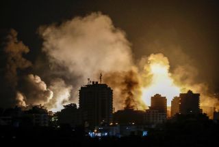 Smoke rises following Israeli airstrikes in the northern Gaza. 📸 EPA / Mohammed Saber ⁠
⁠
#Gaza #Palestine #IsraelPalestineconflict #airstrike #غزة #فلسطين🇵🇸...
