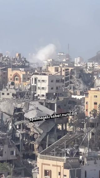 Indiscriminate shelling of several areas in the northern Gaza Strip at this time 📸 EPA / Mohammed Saber ⁠
#Israel #Gaza #Palestine #IsraelPalestineconflict #غزة #فلسطين🇵🇸...