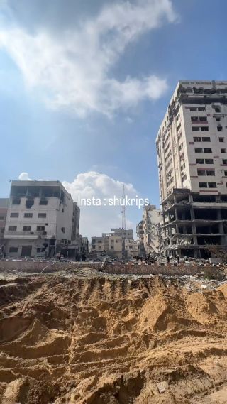 آثار الدمار في الجندي المجهول وسط حي الرمال في مدينة غزة 📍
..
..
By : @shukrips 
..
..
#gaza #palestine #fyp #explore #اكسبلور