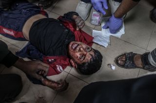 Injured Palestinian kid receives medical treatment at Aksa Hospital in Deir al Balah after Israeli attack on Al-Maghazi refugee camp, in Gaza. (Anadolu Ajansı - 📷Ali Jadallah) #istanbul #turkey...