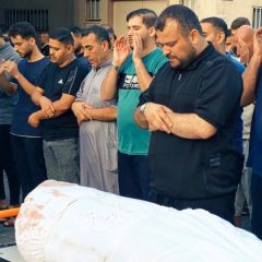كل العالم صباحهم خير إلا غزة 
صباح الش&داء صباح الجرحى والحزن والألم 💔

#غزة_تحت_القصف #انقذوا_غزة #فلسطين...