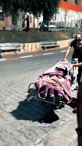 ناسف لبشاعة المنظر
لكن حتى يرا العالم جرم العدو أطفال دون رأس 
#غزة_تحت_القصف #فلسطين #لبنان #الاردن #فنانين_عرب