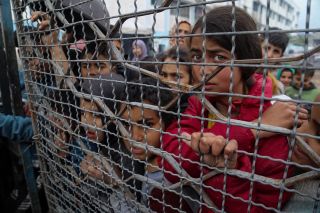 |The moment where children and families wait for their meal in UNRWA schools in northern Gaza.
💔💔

#غزة #فلسطين #لبنان #العراق #سوريا #الاردن #مصر #اليمن...