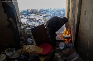 |An elderly woman making bread with firewood in northern Gaza strip💔

#غزة #فلسطين #لبنان #سوريا #تونس #الجزائر #مصر #الاردن #اليمن #قطر...