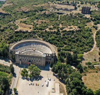 ( Aspendos Theater ) Remarkably well-preserved #Roman #theater, still used for open-air performances & film screenings.
#Turkey #antalya #travel #culture #drone #dronephotography