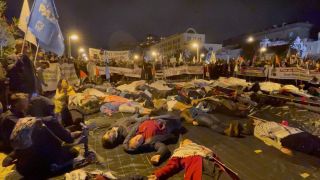 Today, hundreds of protesters gathered in Lisbon - Portugal in solidarity with Palestine in the International day of solidarity with the Palestinian people. 

The protesters called for an end to the...