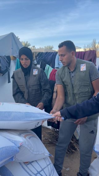 |الحمد لله اليوم التاني على التوالي توزيع طحين من نورديسك يلب السويدية 
#غزة #فلسطين #اكسبلور|